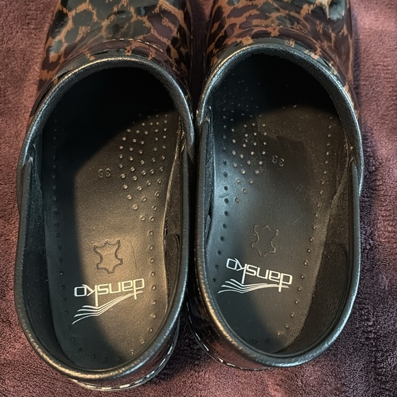 Women’s Brown Leopard Patent Dansko Clogs - Picture 4 of 6